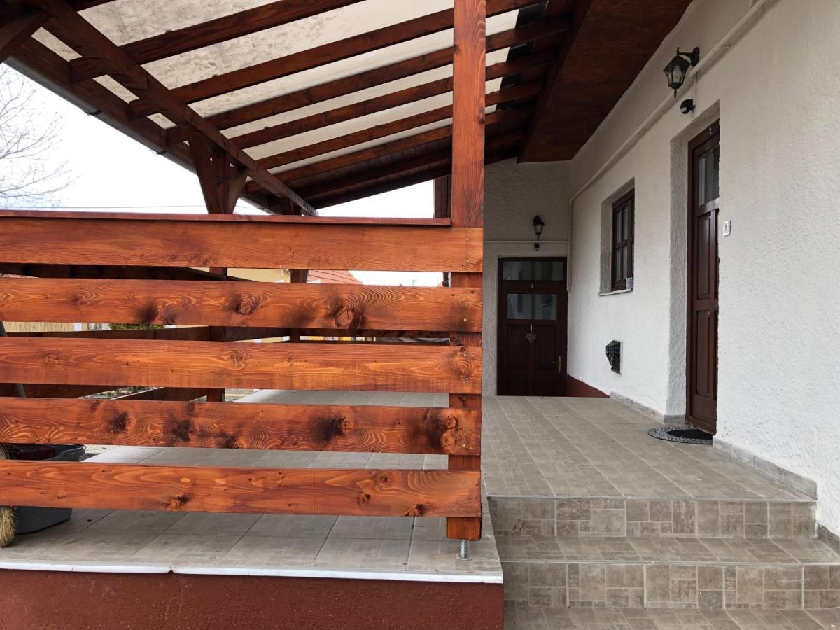 Mormota Vendeghaz Apartment Mezőkövesd Екстериор снимка