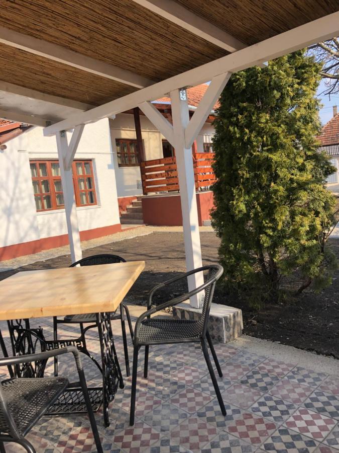 Mormota Vendeghaz Apartment Mezőkövesd Екстериор снимка