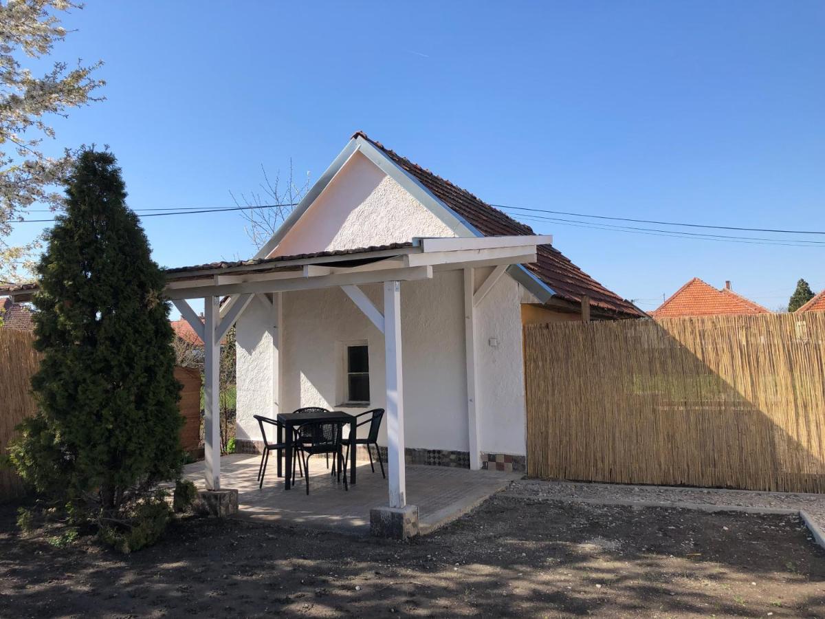 Mormota Vendeghaz Apartment Mezőkövesd Екстериор снимка